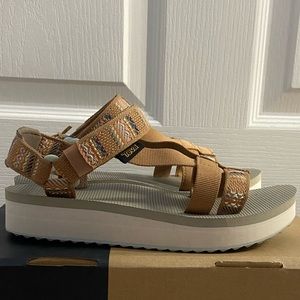 NEW Teva Midform Sandals Tan Arivaca Size 6